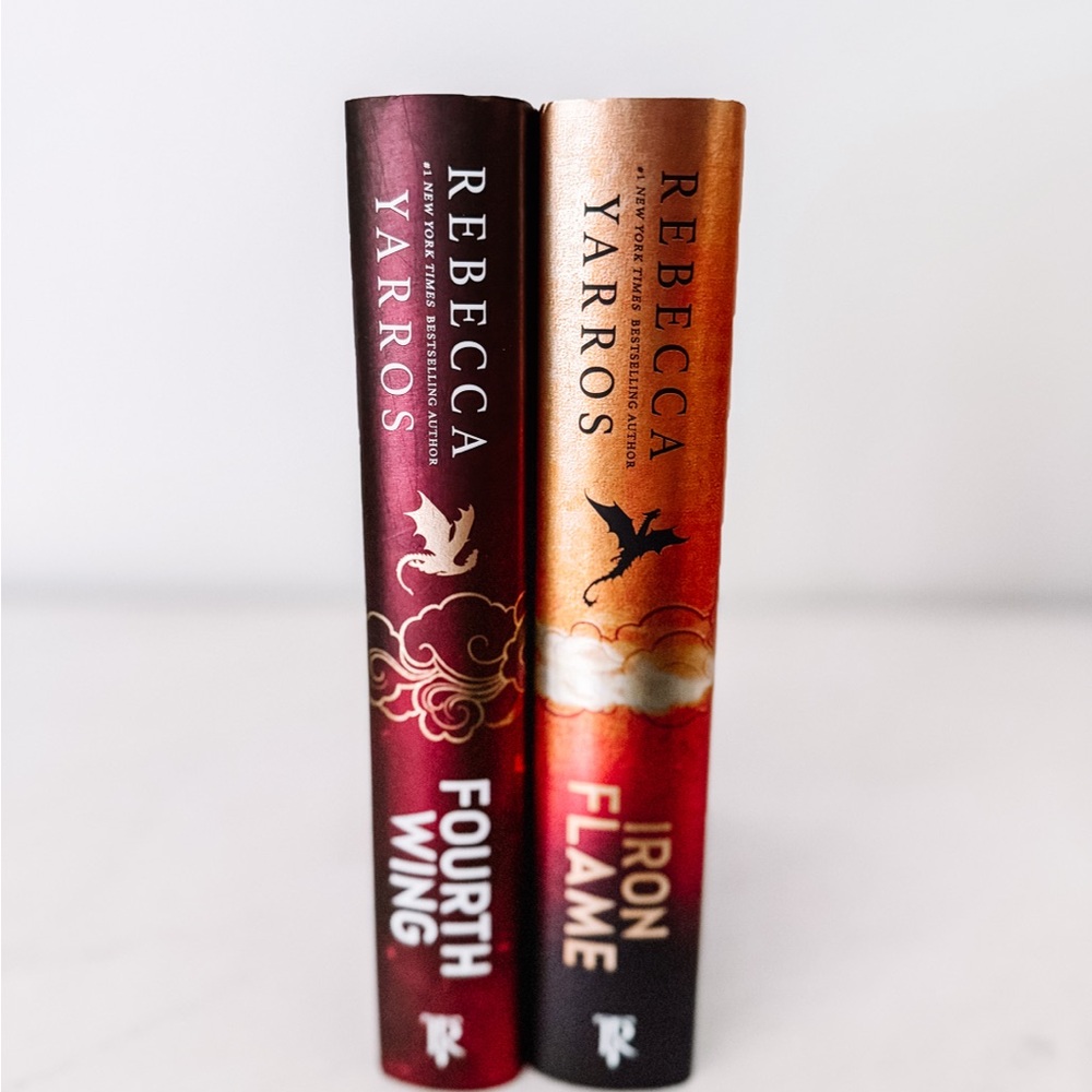 Rebecca Yarros Book Set - Fourth Wing & Iron Flame